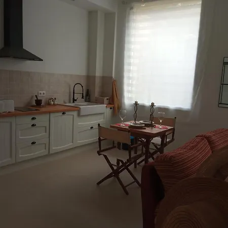 Oli 4 O 2 People Vut-lu-3838 Apartment *